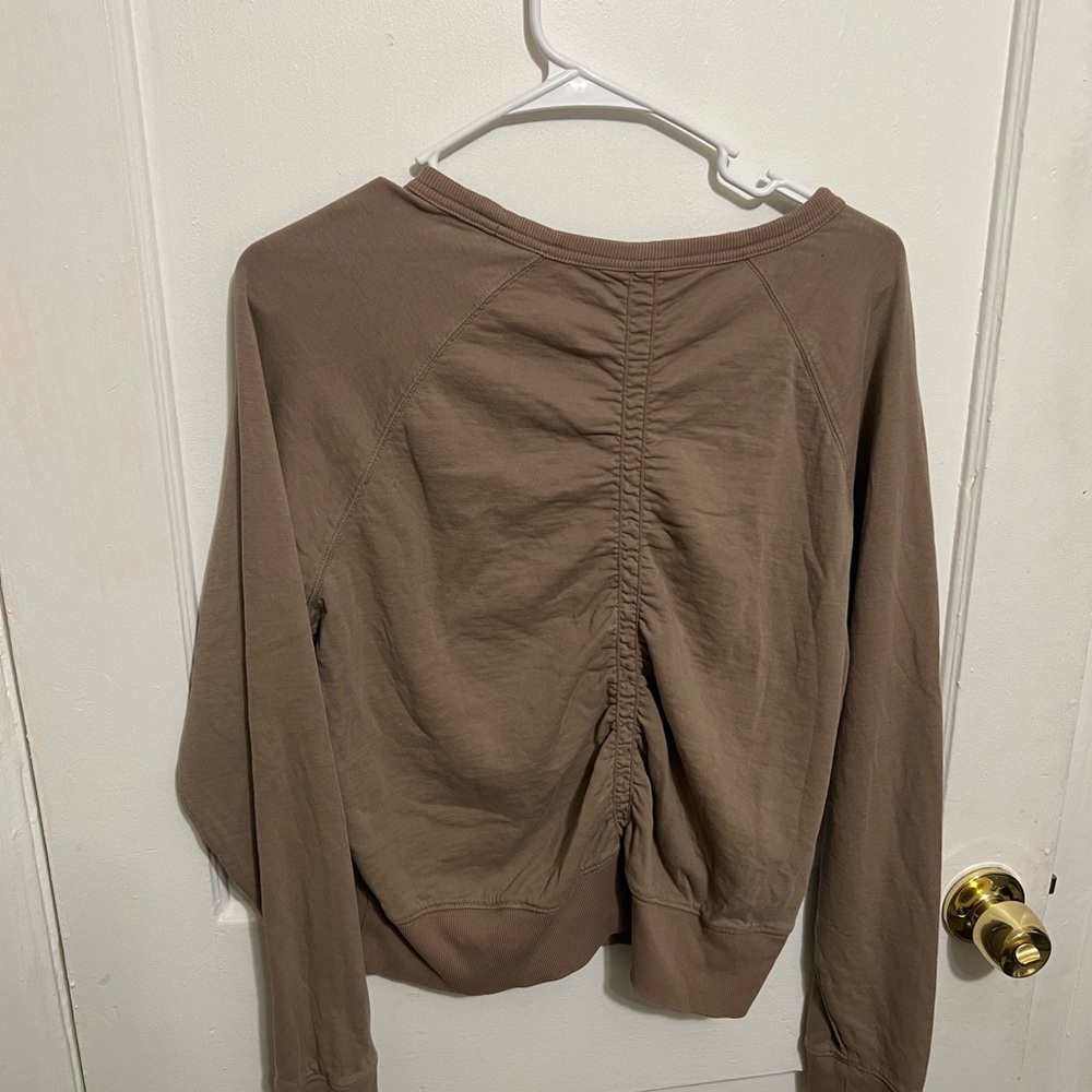 Athleta Workout Top Size Medium - image 3